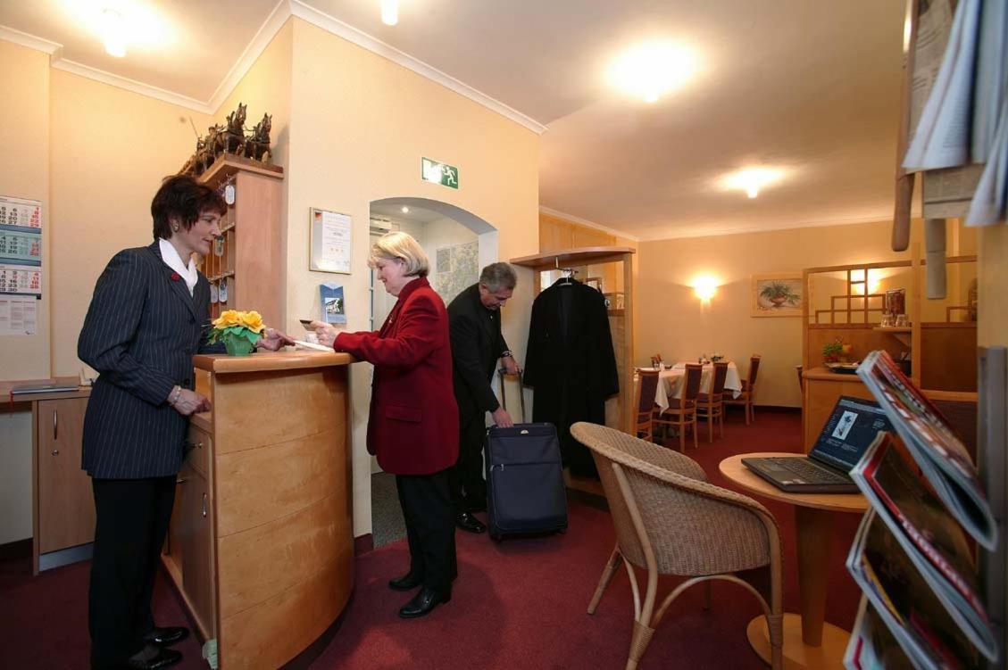 Hotel Sauer Garni Neu-Isenburg Zewnętrze zdjęcie